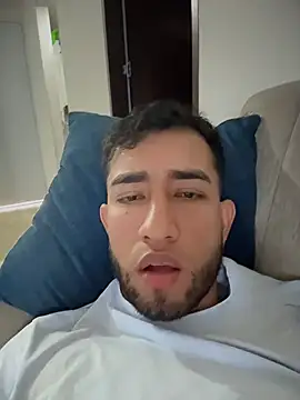 הופעת וובקאם של liam_bronw