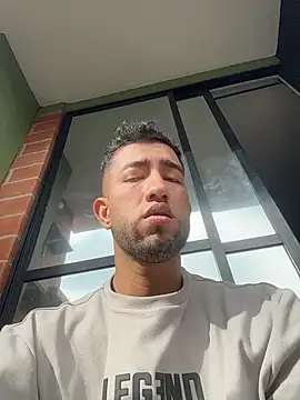liam_bronw Show in webcam