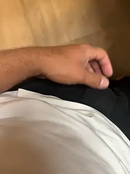 liam_bronw Show in webcam