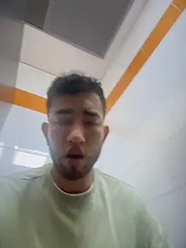 liam_bronw Show in webcam