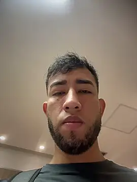 הופעת וובקאם של liam_bronw