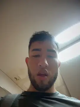 liam_bronw Show in webcam