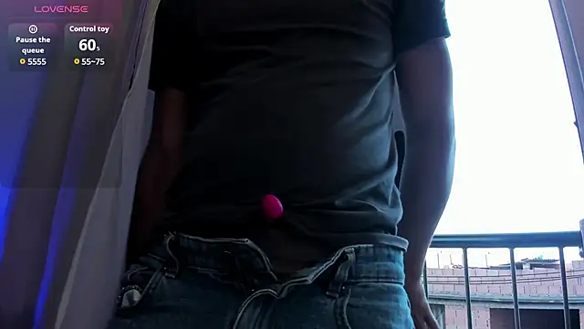 Show modela liam_bronw na web-kameri