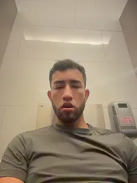 הופעת וובקאם של liam_bronw