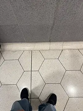 liam_bronw: διαδικτυακό σόου στην κάμερα