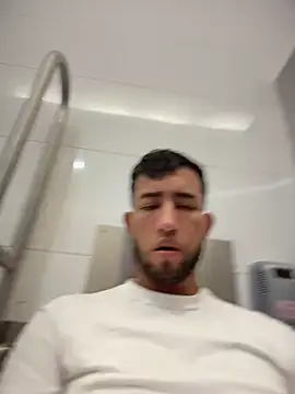 liam_bronw Show in webcam