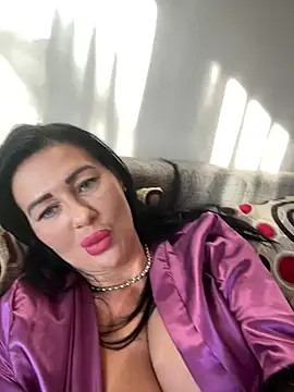 IRISWHITE17 Adlı Modelin Web Kamerası Şovu