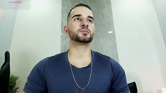 lorenzo_walker_1 Show in webcam