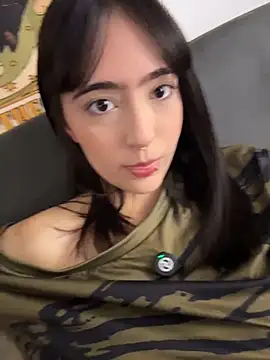 HinaSweet Show in webcam