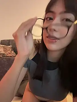 Hinata_3 Pertunjukan Webcam