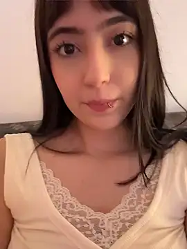 Hinata_3 Chat XXX in diretta