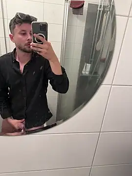 AntonioRimLovern Webbikameraesitys