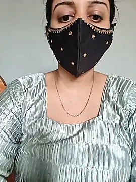 Tamil_shalinin Webbikameraesitys