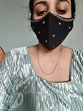 Tamil_shalini Шоу с уебкамера