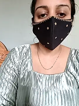 Tamil_shaliniのウェブカメラショー