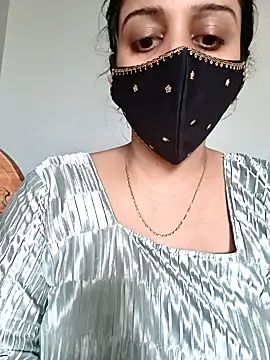 Tamil_shaliniのウェブカメラショー