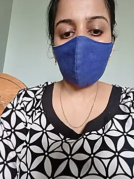 Tamil_shalini Adlı Modelin Canlı XXX Sohbeti