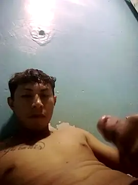 Show modela adanbenites1 na web-kameri