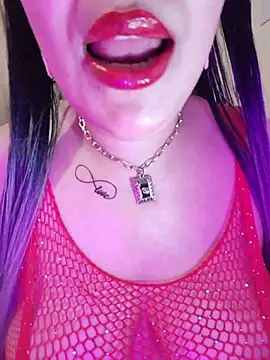 Doodqueen Adlı Modelin Canlı XXX Sohbeti