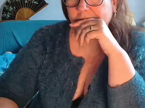 Chat +18 de xmyriamx ao vivo