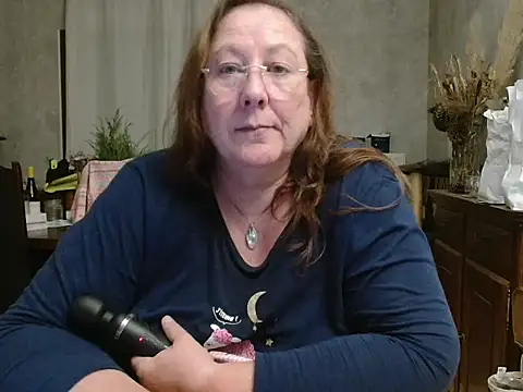 Chat +18 de xmyriamx ao vivo