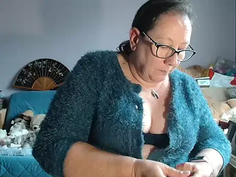 Chat +18 de xmyriamx ao vivo