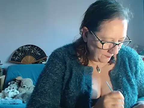 Chat +18 de xmyriamx ao vivo
