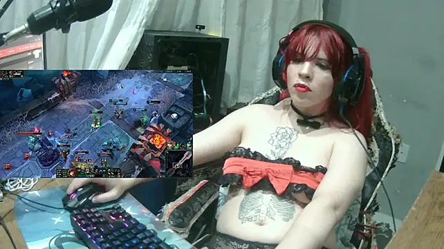MorangoCChoc Show in webcam