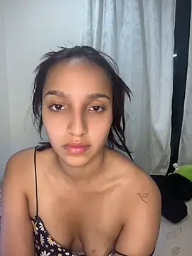 Eve_Ritz Adlı Modelin Canlı XXX Sohbeti