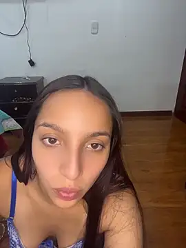 Eve_Ritz Adlı Modelin Canlı XXX Sohbeti