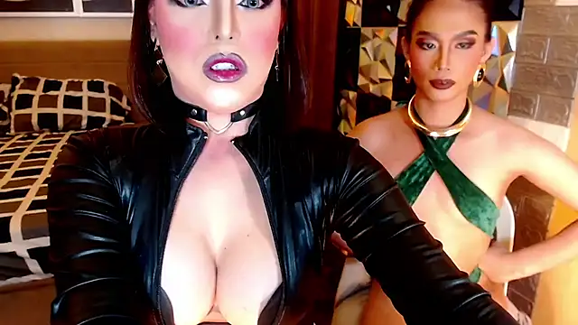 BigCockLatinaTS' Webcam Show