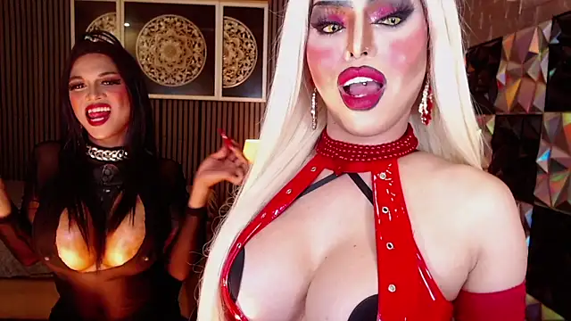 BigCockLatinaTS 网络视讯表演