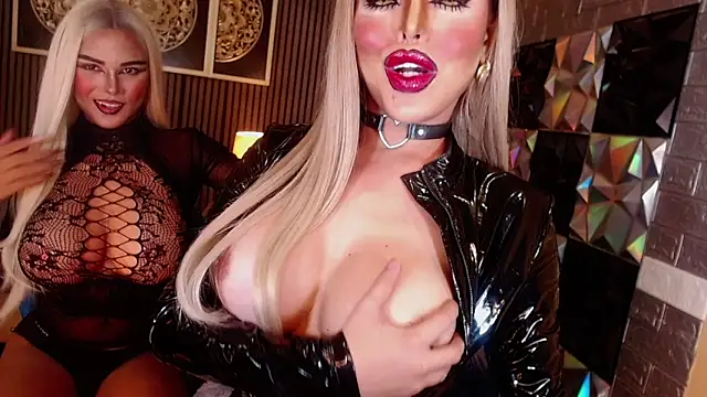 BigCockLatinaTS' Webcam Show