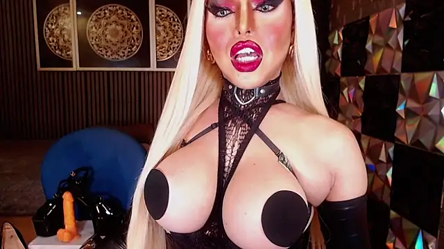 Webkamerová show BigCockLatinaTS