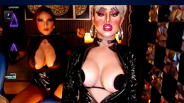 Webkamerová show BigCockLatinaTS