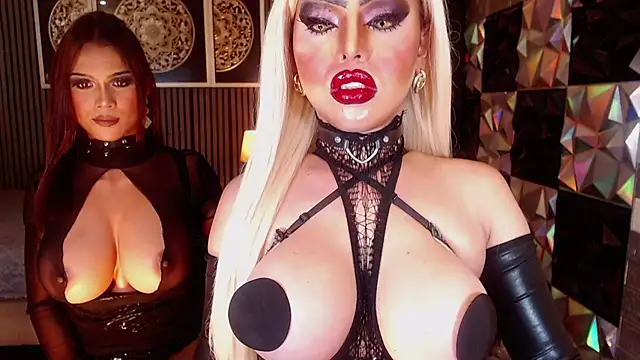 BigCockLatinaTS' Webcam Show
