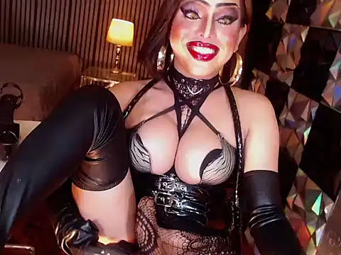 BigCockLatinaTS' Webcam Show