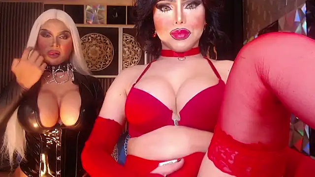 Webkamerová show BigCockLatinaTS