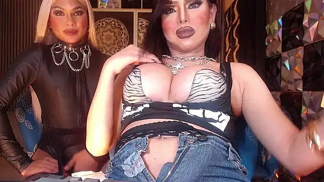 BigCockLatinaTS Show in webcam
