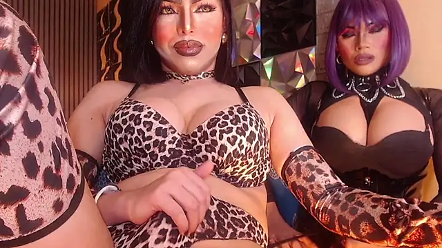 BigCockLatinaTS' Webcam Show