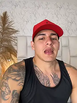 Show modela MassimoCo_ na web-kameri