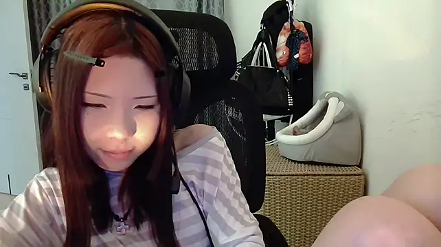 AprilOnilll Chat XXX live