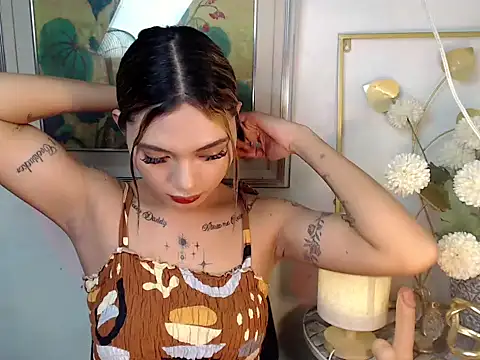 Lucy_Summer Adlı Modelin Web Kamerası Şovu
