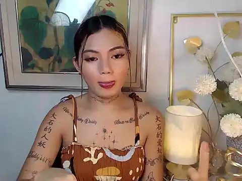 Lucy_Summer Pertunjukan Webcam