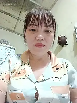 Sana-vn élő XXX-chatje