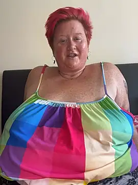 Chat XXX ao vivo de BustyRedxx
