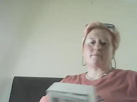 BustyRedxx's Live XXX Chat