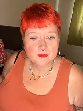 BustyRedxxのウェブカメラショー