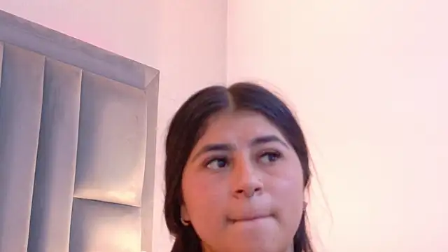 ScarletJons' Live XXX Chat