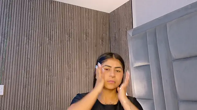 ScarletJons' Live XXX Chat